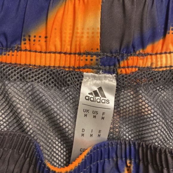 Adidas SOULEAF graphic swim shorts - Picture 3 of 6